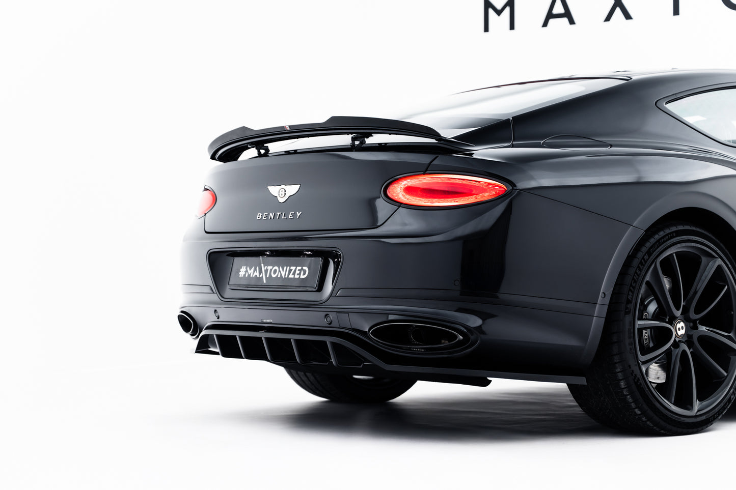 Mittlerer Cup Diffusor DTM Look Heck Ansatz für Bentley Continental GT Coupe Mk3 schwarz Hochglanz
