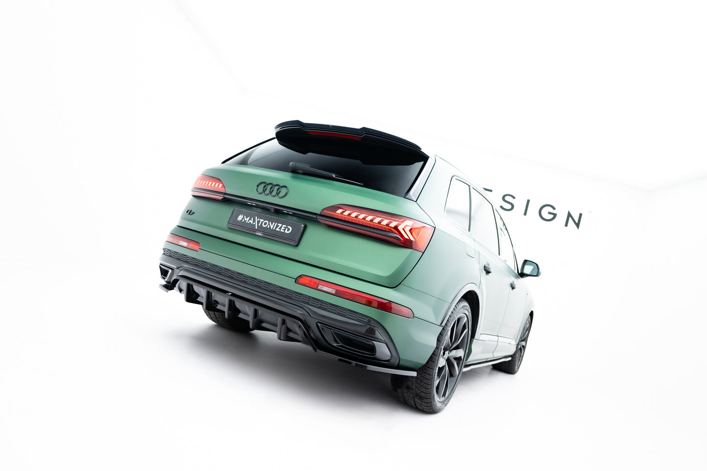Mittlerer Cup Diffusor DTM Look Heck Ansatz für Audi RSQ8 Mk1 Facelift schwarz Hochglanz