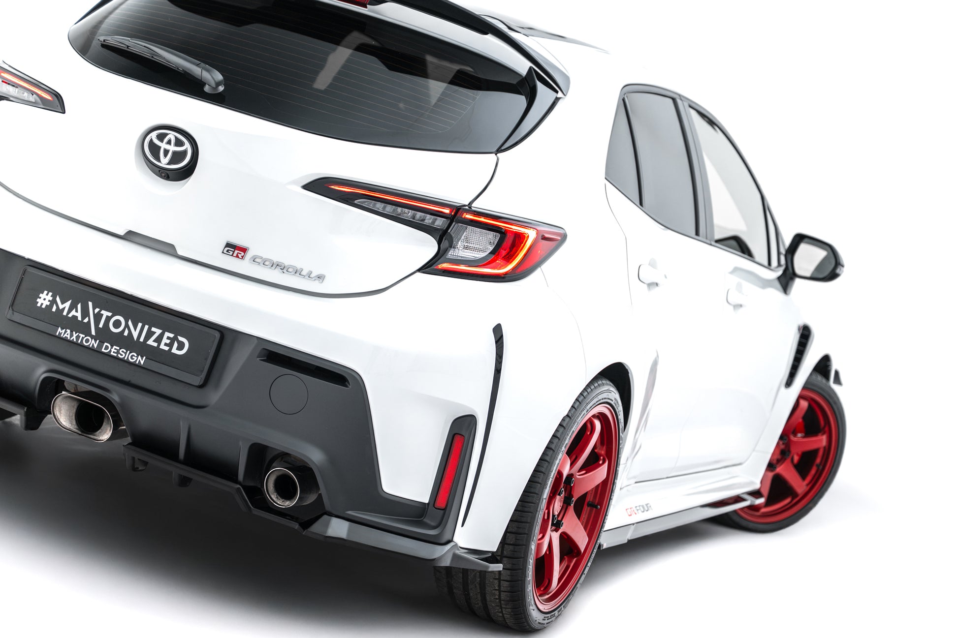 Heck Ansatz Flaps Diffusor V.1 für Toyota GR Corolla Mk12 schwarz Hochglanz