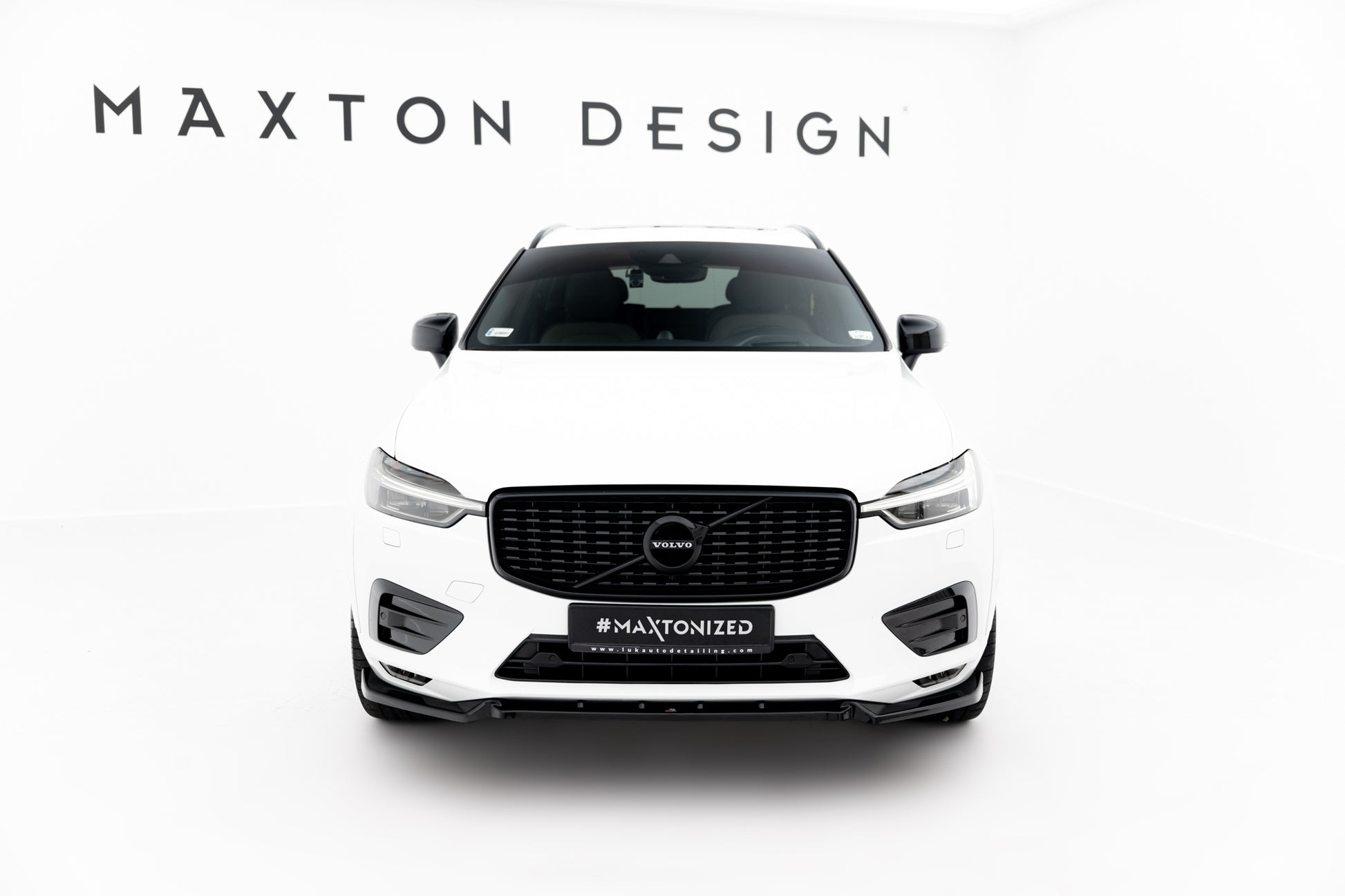 Front Ansatz V.2 für Volvo XC60 Mk2 R-Design schwarz Hochglanz
