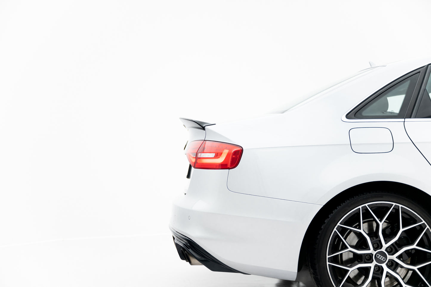 Spoiler CAP 3D für Audi S4 Limousine B8 Facelift schwarz Hochglanz
