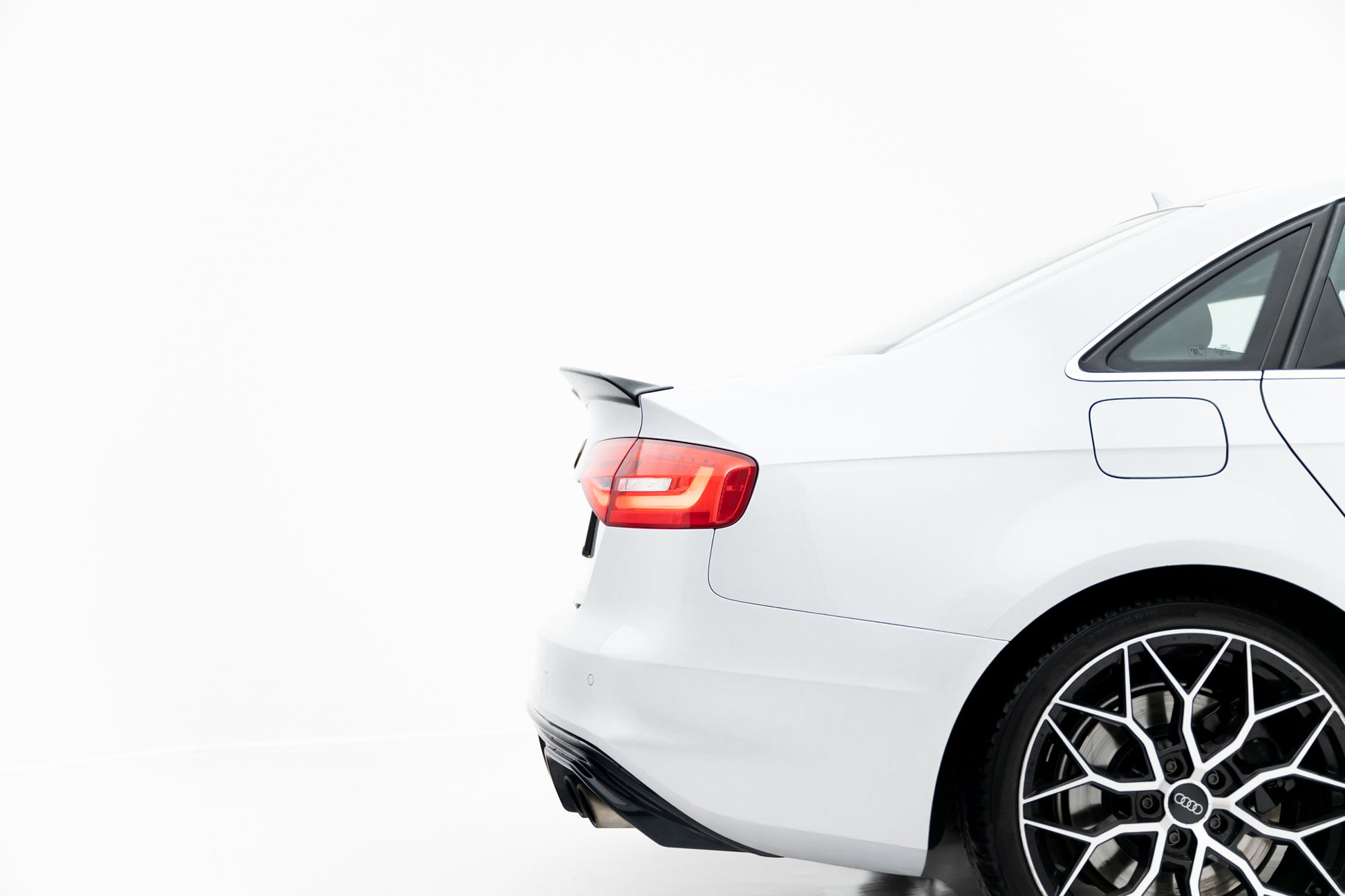 Spoiler CAP 3D für Audi S4 Limousine B8 Facelift schwarz Hochglanz