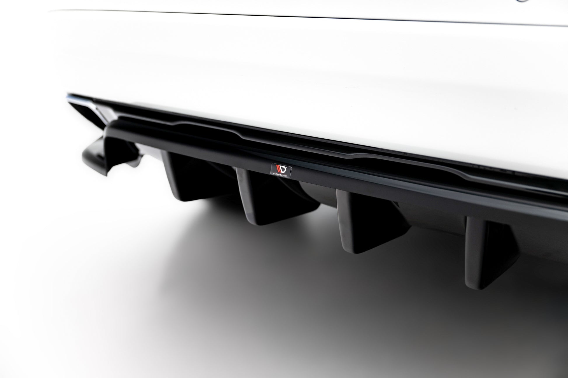 Mittlerer Cup Diffusor DTM Look Heck Ansatz für Volvo XC60 Mk1 Facelift schwarz Hochglanz