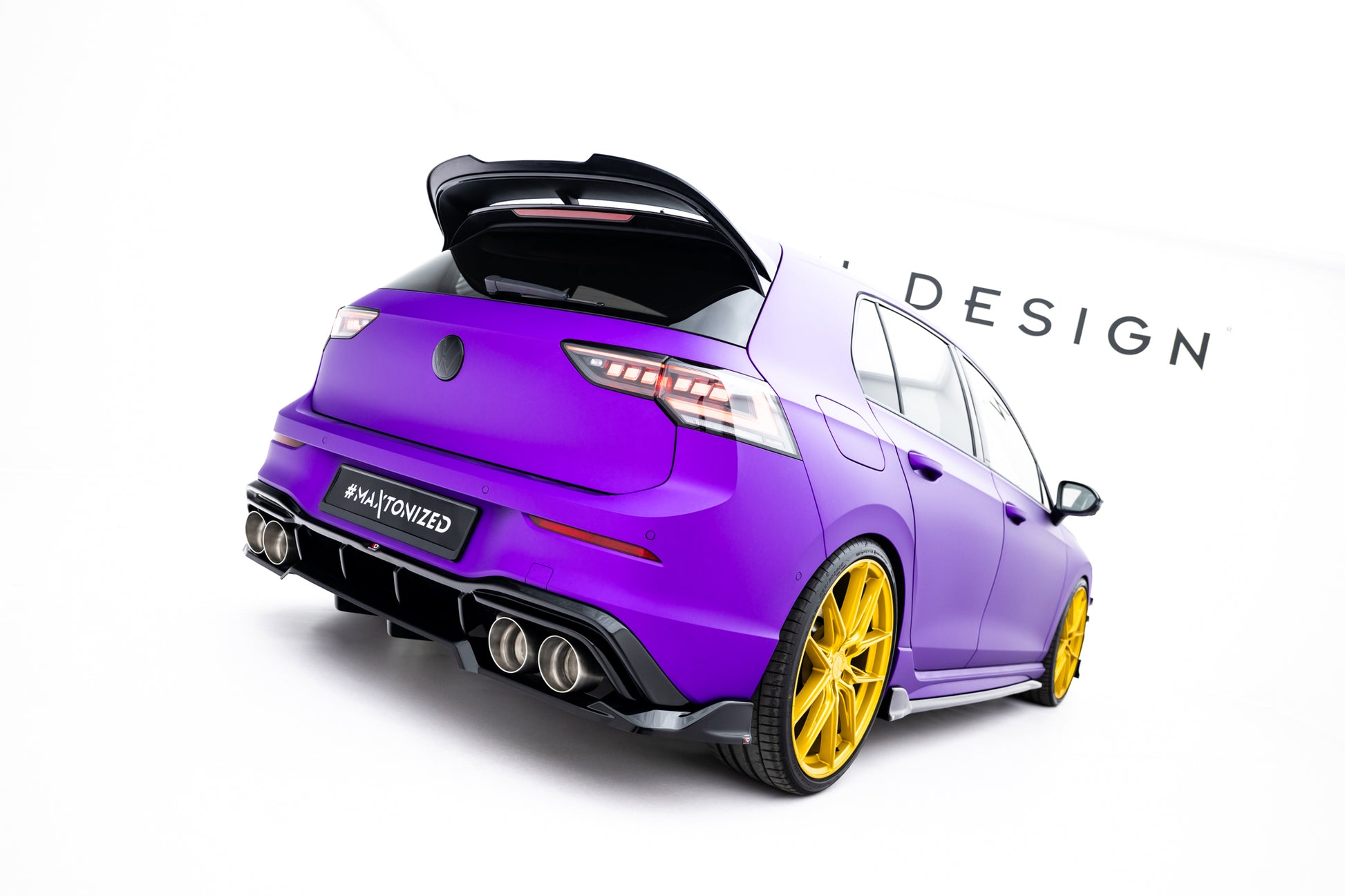 Mittlerer Cup Diffusor DTM Look Heck Ansatz für V.1 VW Golf R  Mk8 / Mk8 Facelift schwarz Hochglanz