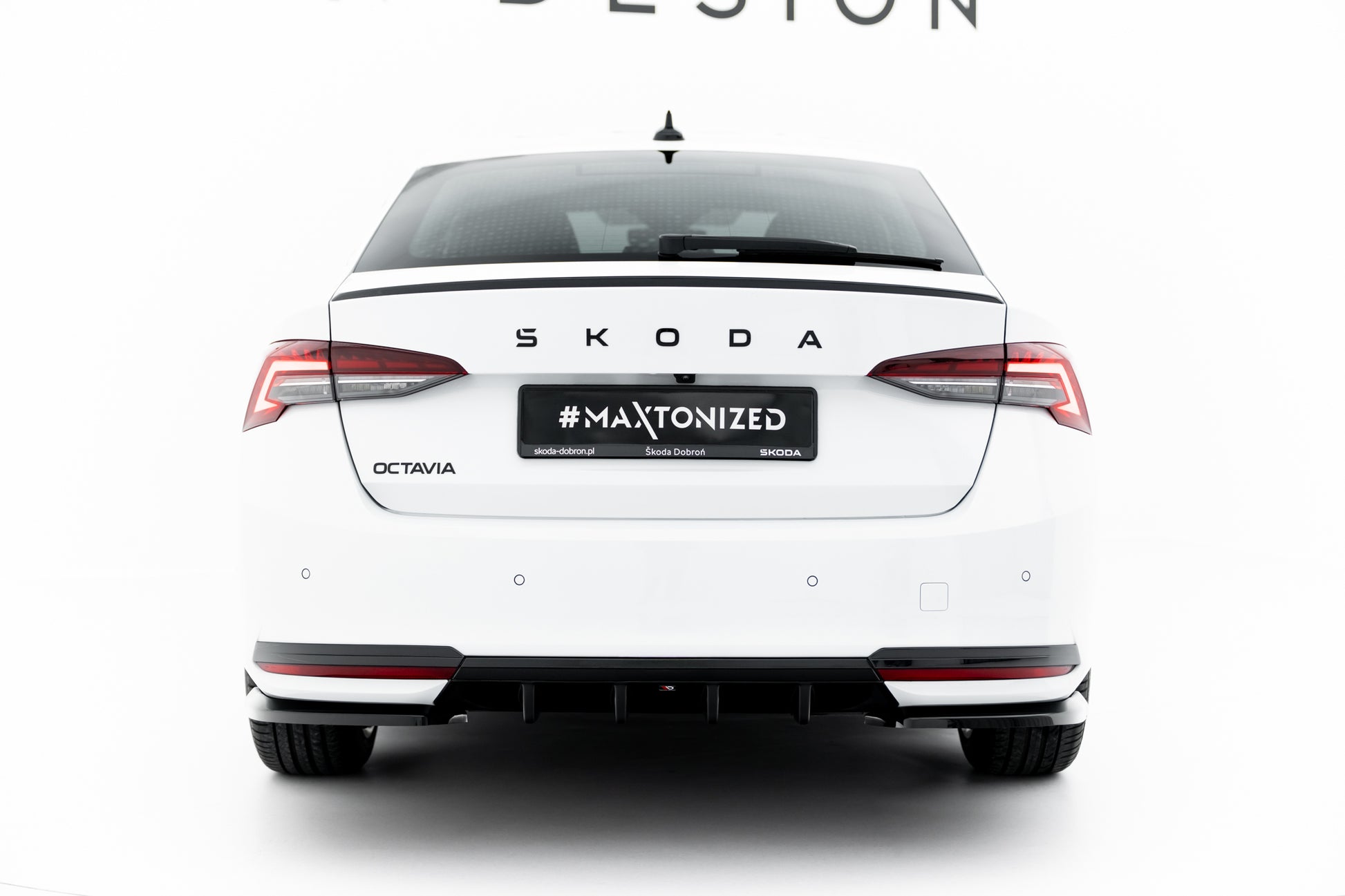 Diffusor Heck Ansatz für Skoda Octavia Sportline Liftback / Combi Mk4 Facelift schwarz Hochglanz