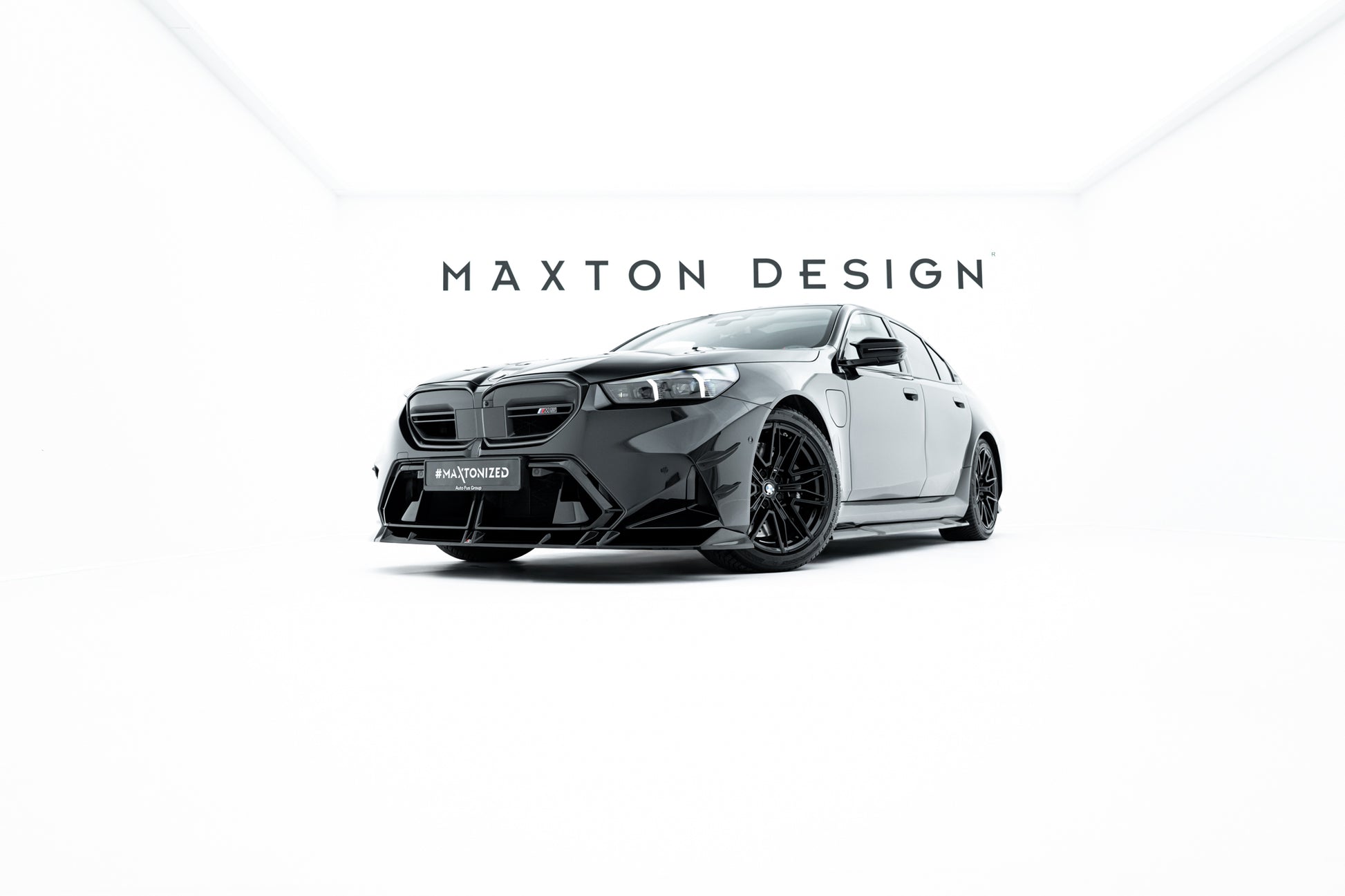 Front Ansatz V.1 für BMW M5 Limousine / Touring G90 schwarz Hochglanz