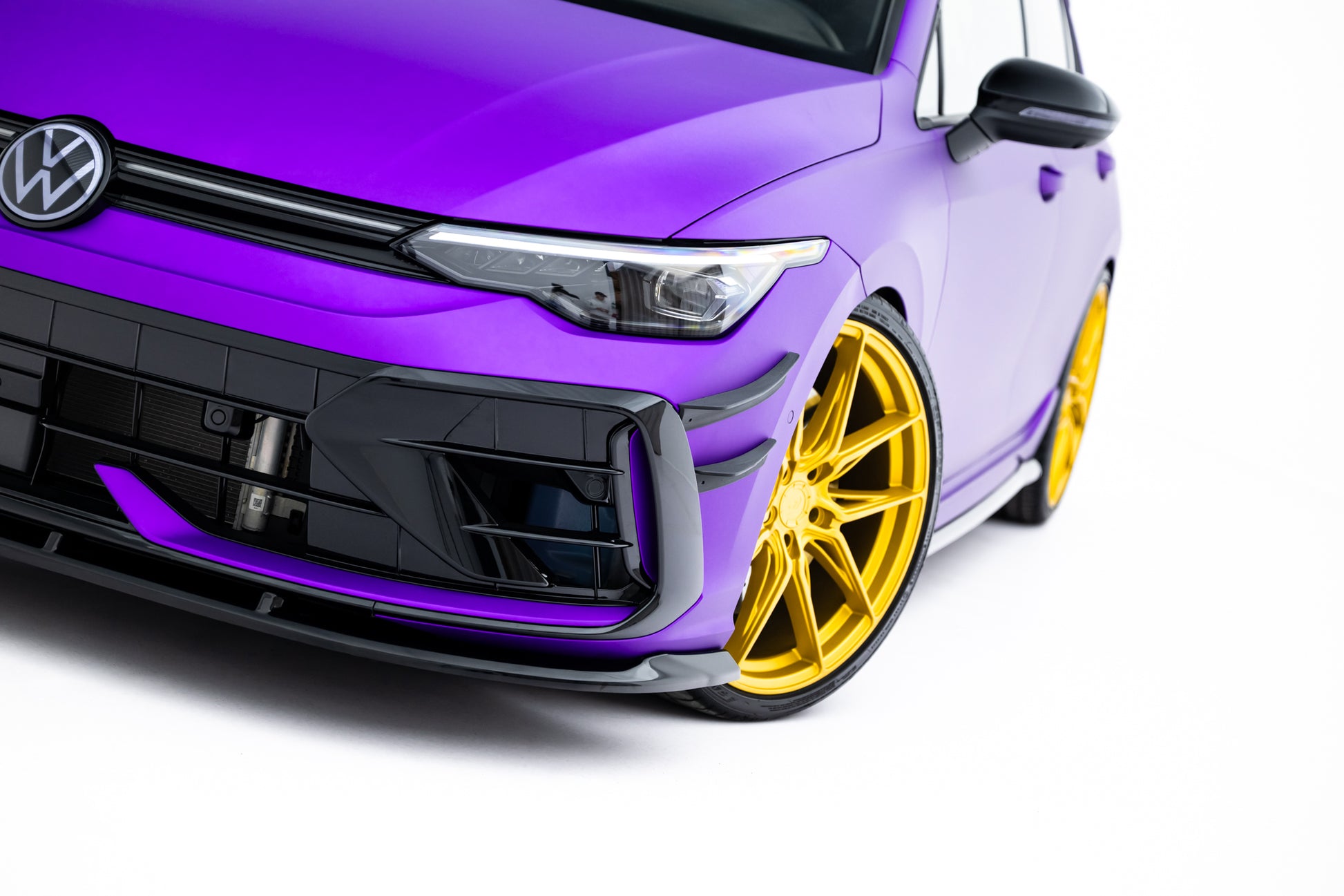 Front Ansatz V.2 für VW Golf R Mk8 Facelift schwarz Hochglanz