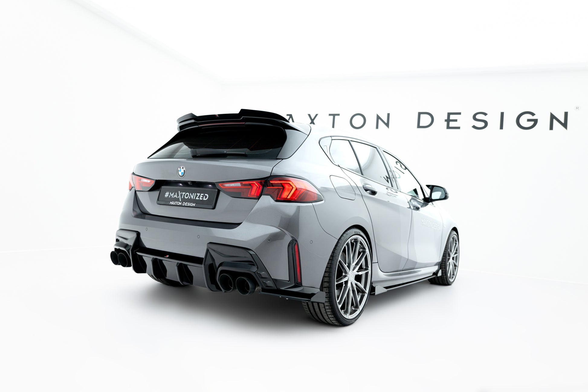 Street Pro Heck Ansatz Flaps Diffusor V.2 + Flaps für BMW 1er M-Paket F70 schwarz Hochglanz