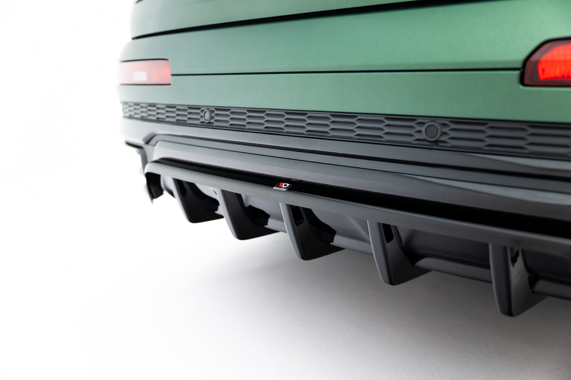 Mittlerer Cup Diffusor DTM Look Heck Ansatz für Audi RSQ8 Mk1 Facelift schwarz Hochglanz
