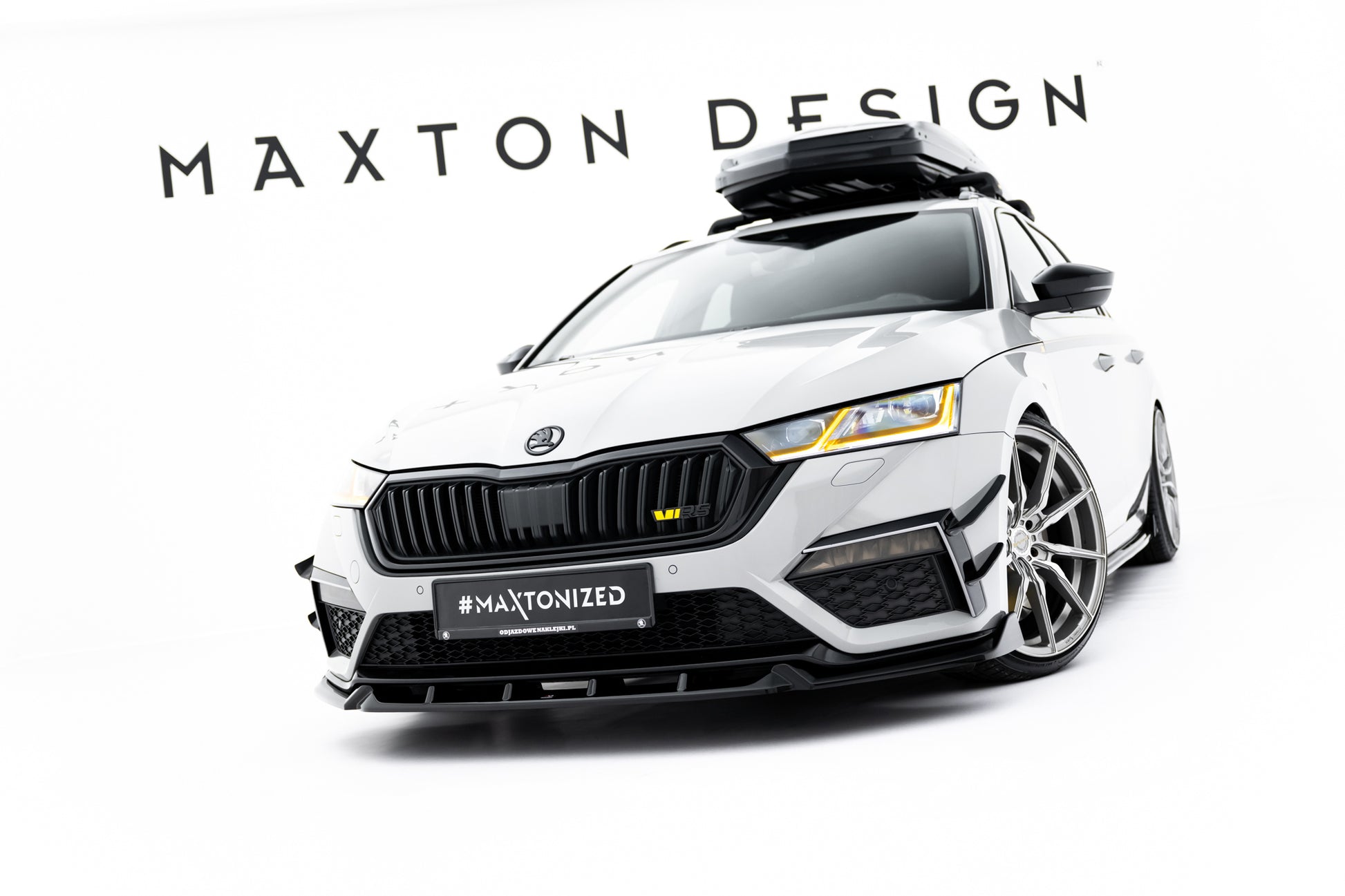 Front Ansatz V.5 für Skoda Octavia RS Mk4 schwarz Hochglanz