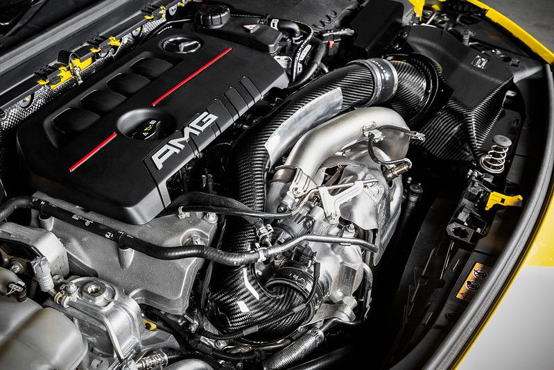 Eventuri Carbon Turbo-Rohr für Ansaugsystem für Mercedes Benz A35 AMG | CLA35 AMG und A250 - nur vor Facelift