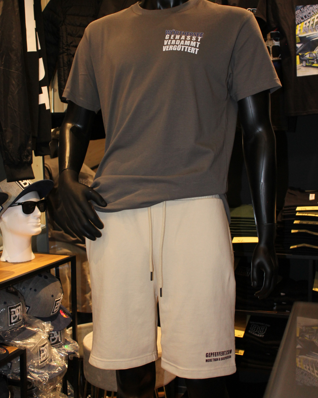gepfeffert.com / More than a suspension - Shorts