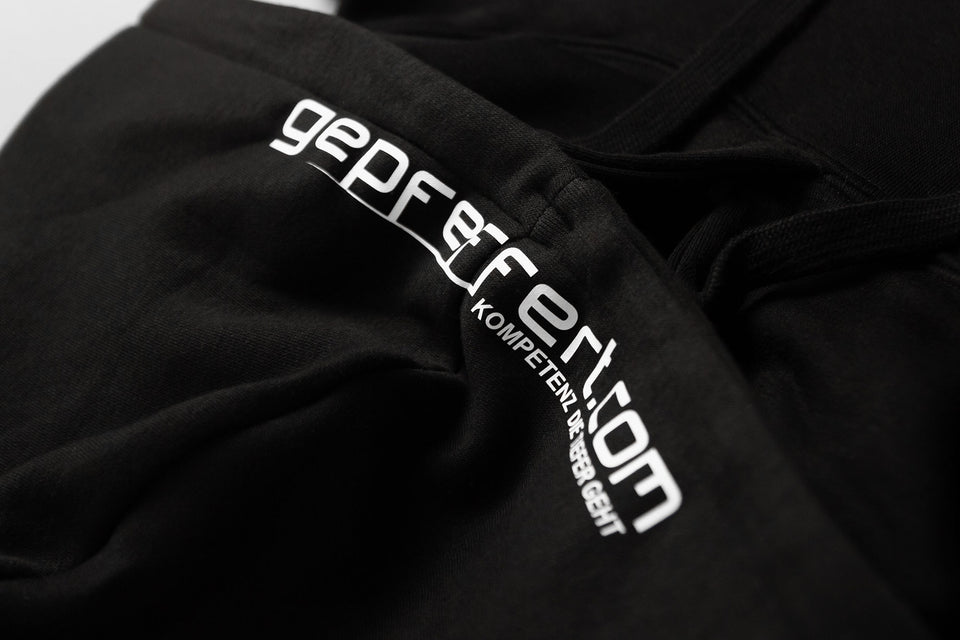 gepfeffert.com® Hoodie (schwarz) - GP-Logo (weiß) - gepfeffert.com