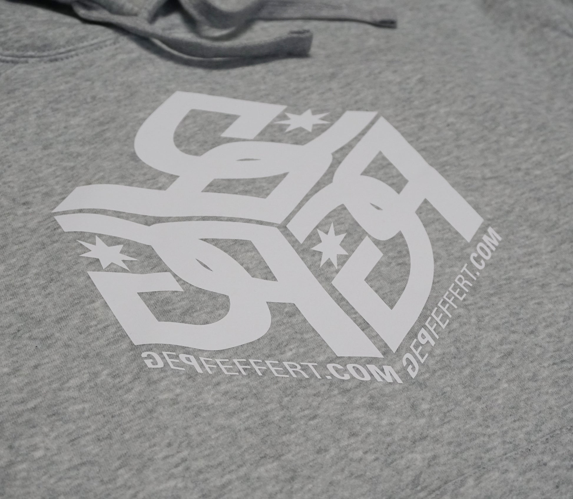 gepfeffert.com® Hoodie  - GP-Logo (weiß) - gepfeffert.com