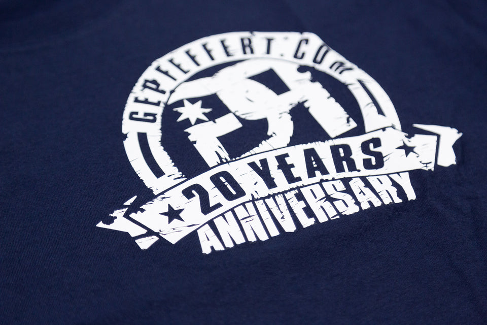 gepfeffert.com® T-Shirt - 20 Anniversary - Dunkelblau - gepfeffert.com